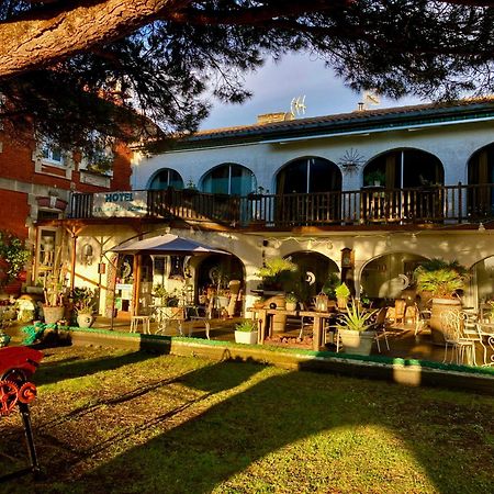 L'Ecume Des Jours Hotel Soulac-sur-Mer Bagian luar foto