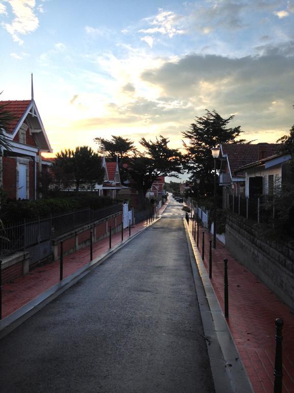 L'Ecume Des Jours Hotel Soulac-sur-Mer Bagian luar foto